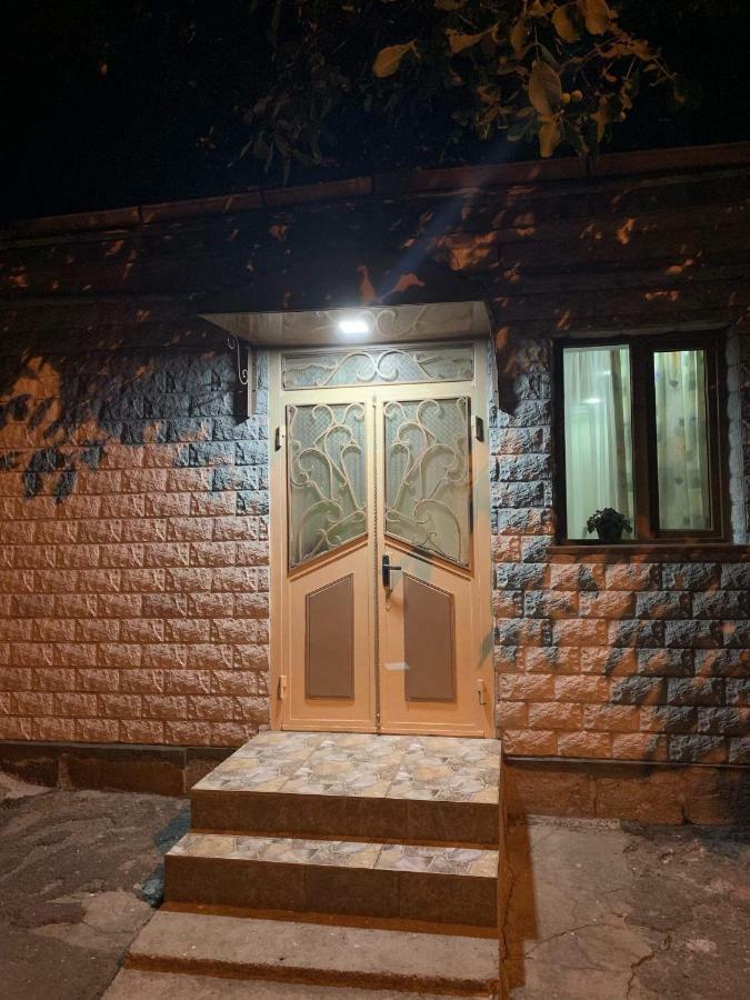 Посуточный Гостевой Дом Gyumri Esterno foto